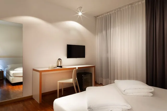 غرفة ثلاثية بسريرين منفصلين مع أريكة في الملحق، Astoria Park Hotel 2/3