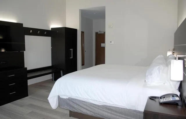 جناح بغرفة نوم واحدة لذوي الإعاقة، Holiday Inn Express & Suites White Hall 4/4