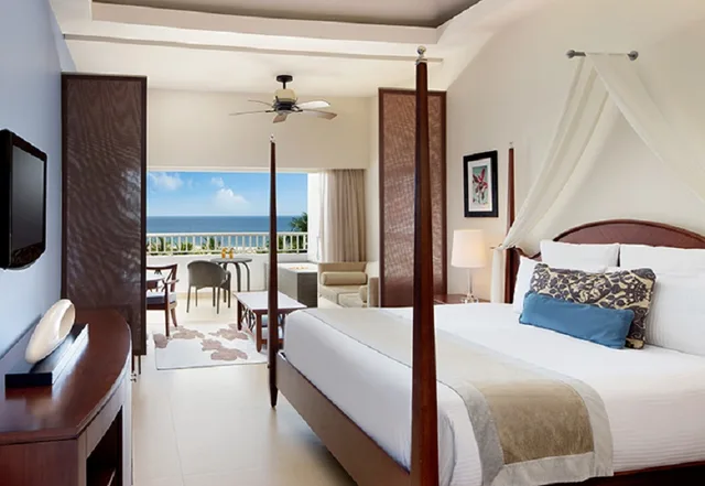 غرفة بسرير كينج بإطلالة على البحر، Secrets St James Montego Bay - Adults Only 1/1