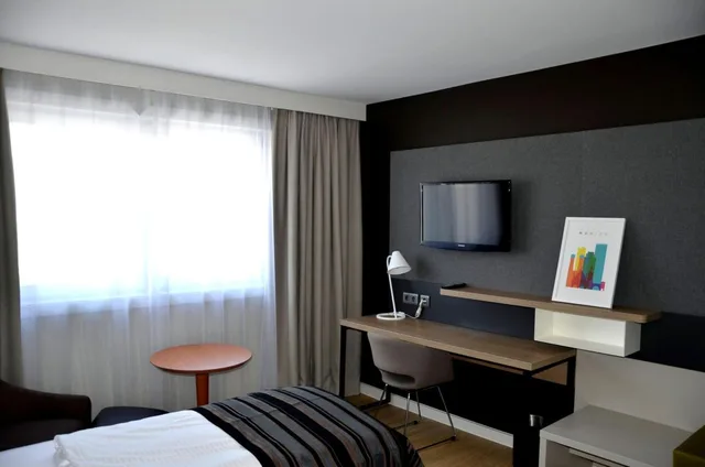 غرفة بسرير مزدوج أو سريرين منفصلين، Holiday Inn Munich - City Centre 5/9