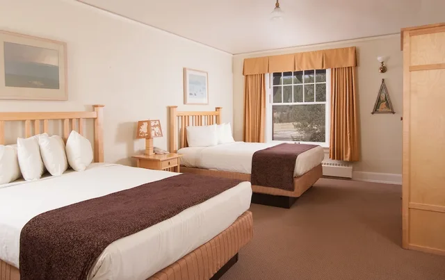 Deluxe, 2 Queen Beds, West Wing، Old Faithful Inn 1/1