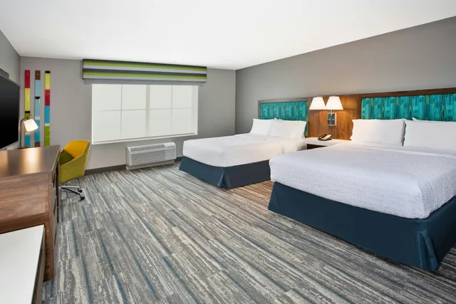 غرفة بسريرين كوين لذوي الإعاقة، Hampton Inn & Suites - Cape Coral/Fort Myers Area, FL 2/5