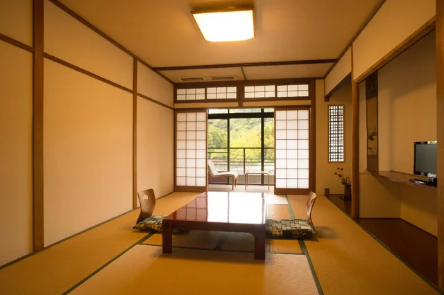غرفة يابانية اقتصادية بأرضية تاتامي، Kyoto Uji Hanayashiki Ukifune En 1/2