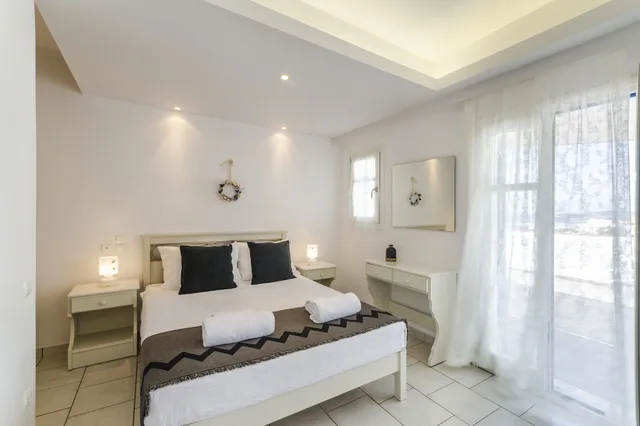 Family, Apartment, 1 Single and 2 Queen Beds, Sea View، Alexandros Studios And Apartments 3/10