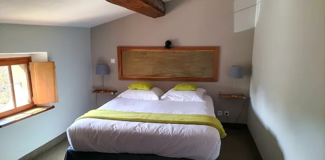 غرفة ديلوكس بسرير كوين، HOTEL CHATEAU DE PALAJA 1/10