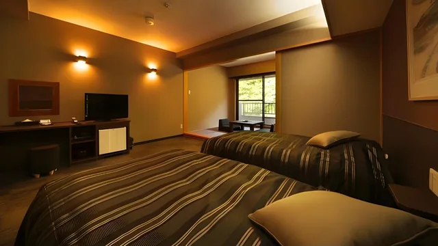 غرفة يابانية غربية عصرية في الطابق العلوي، Mashikokan Satoyama Resort Hotel 1/1