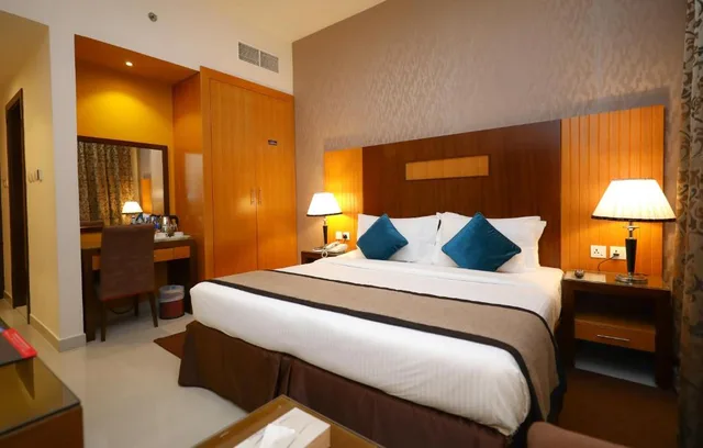 غرفة قياسية بسرير مزدوج، City Tower Hotel 2/4