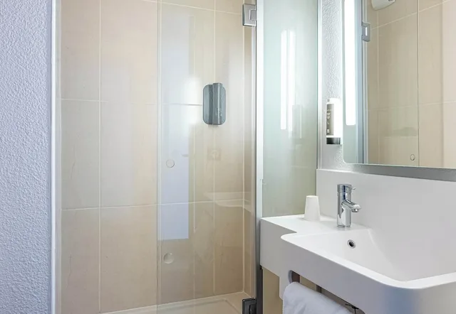 Double Accesible room، B&B HOTEL Bordeaux Sud Mios 7/8