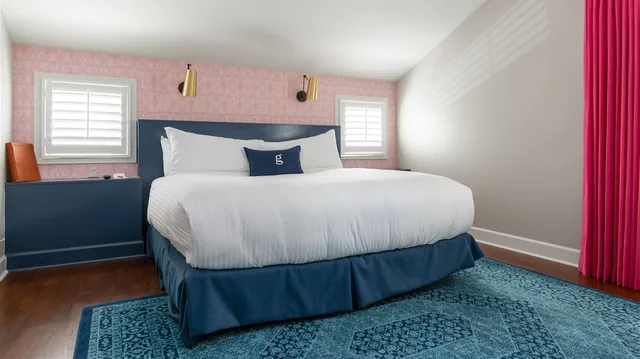 Anthony, Deluxe, Single, King Bed، Germantown Inn 4/10