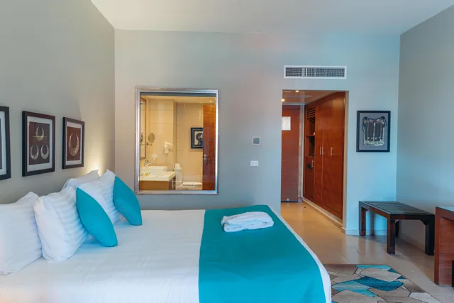 غرفة عائلية كبيرة بسرير مزدوج أو سريرين منفصلين بإطلالة على المسبح، Nubian Village Hotel 2/3