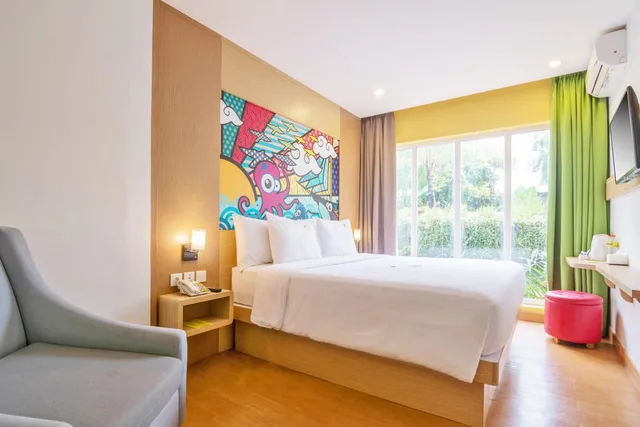 Happiness, Double Bed, MaxOneHotels.com at Resort Makassar 2/4