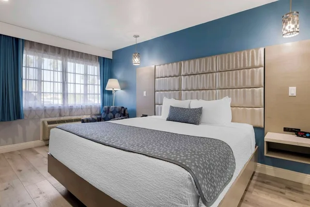 غرفة قياسية بسرير كينج، Best Western Orange Plaza 2/6
