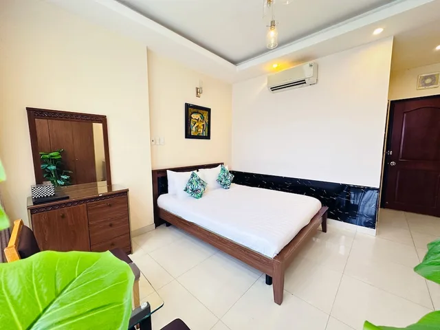 غرفة ديلوكس بسرير كوين بإطلالة على المدينة، Calmette Hotel 1/8