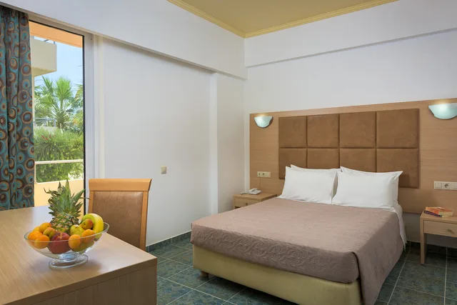 غرفة قياسية بسرير مزدوج، Memphis Beach Hotel 2/3