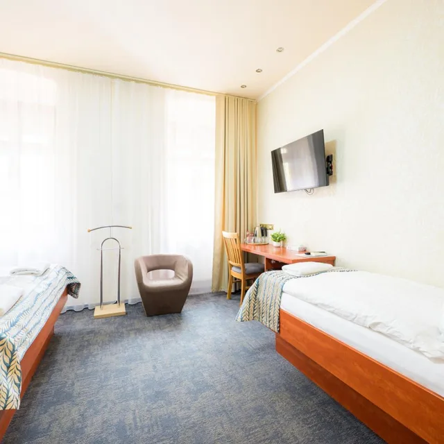 غرفة رباعية، Hotel Roudna 8/10