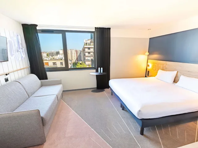 Suite, Double Bed, Sofa, Ibis Styles Paris 16 Boulogne 1/7