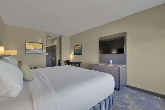 جناح بسرير كينج مع أريكة بمطبخ، Best Western Plus Executive Residency Fillmore Inn 1/5