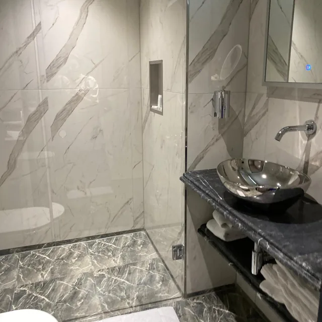 غرفة قياسية كبيرة بسرير مزدوج بشرفة بإطلالة، G Hotel 6/8