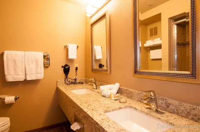 غرفة قياسية بسرير كينج، Meadow Lake Resort 3/3