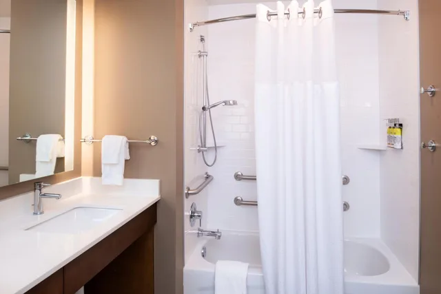 غرفة بسرير مزدوج لذوي الإعاقة، Staybridge Suites St George 2/4