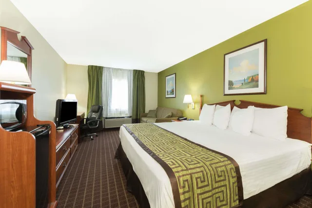 غرفة قياسية بسرير كينج، Baymont By Wyndham Louisville South I 65 2/7