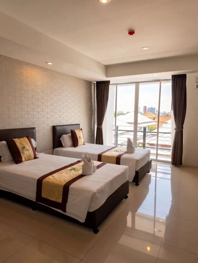 Superior, Double or Twin Bed, Retreat Resort Pattaya 1/10