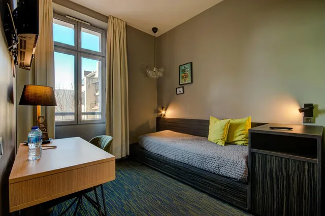 جناح جونيور بشرفة بإطلالة، Alex Hotel 3/10