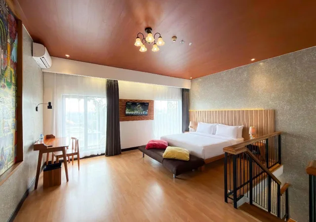 دوبلكس، The 1O1 Bandung Dago 3/10