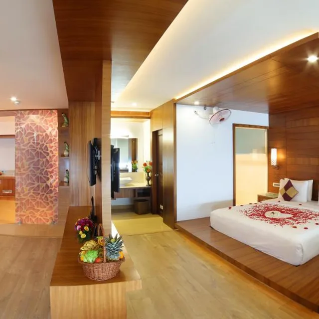 جناح شهر العسل بجاكوزي، Amber Dale Luxury Hotel and Spa, Munnar (ex PLUM JUDY - THE LEISURE HOTEL) 7/10