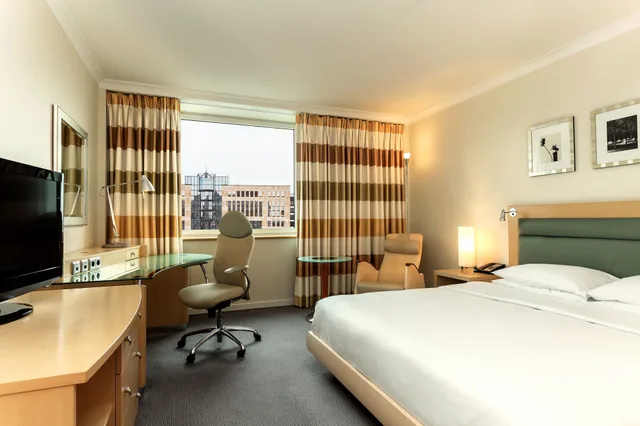 غرفة مفردة، Hilton Duesseldorf 9/28