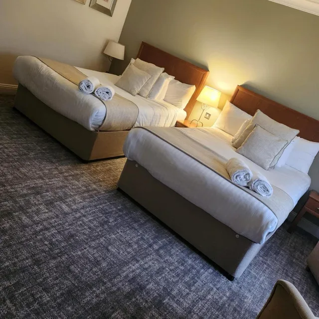 غرفة عائلية، The Caledonian Hotel 4/6