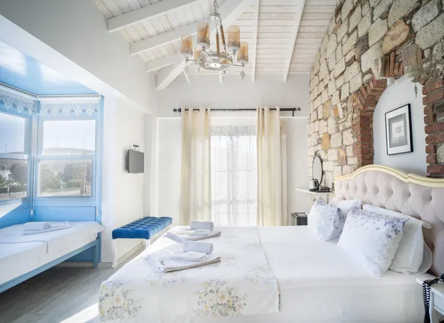 غرفة بريميوم بإطلالة على المسبح، Bellezza Hotel 1/2