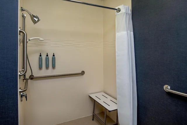 1 Bedroom, Space, Suite, Queen Bed, Sofa, Living Area, Kitchen، Residence Inn Norfolk Airport 4/5
