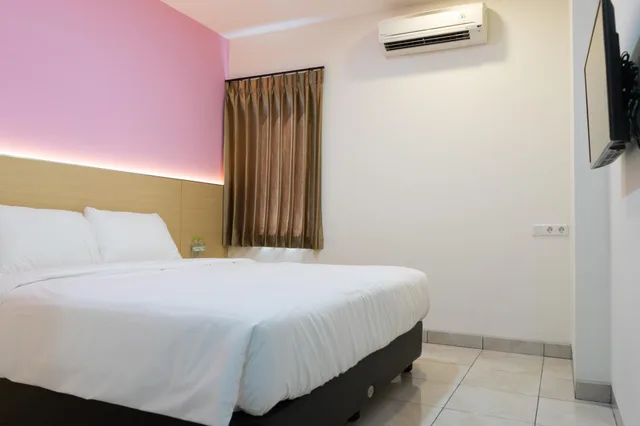 غرفة سوبيريور بسرير كينج، I&M Hotel Billiard 1/1