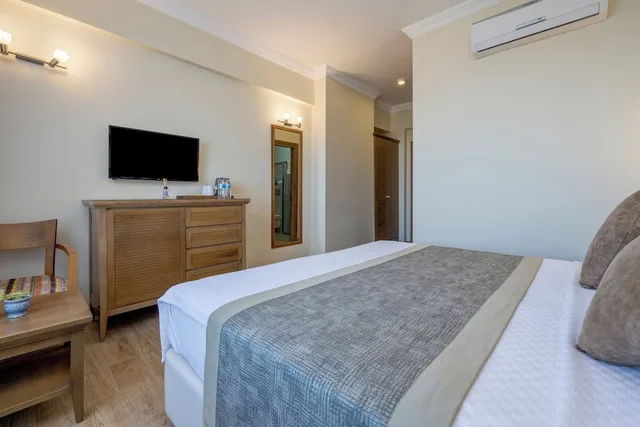 غرفة قياسية بسرير مزدوج، Cinarli Kasri Hotel 5/8