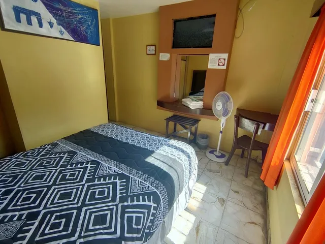 غرفة قياسية بسرير مزدوج، OYO Hotel Colon, Plaza Bicentenario, Zacatecas Centro 3/4