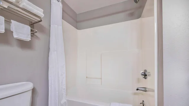 غرفة رباعية بسريرين كوين، Motel6 Bethel, CT - Danbury 4/4