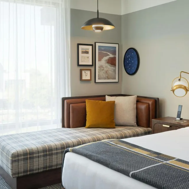 Classic, King Bed, Bridge View، Asher Adams, Autograph Collection 3/6