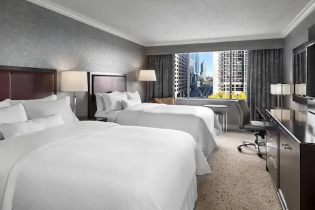 غرفة رباعية بسريرين مزدوجين، The Westin Harbour Castle, Toronto 1/5