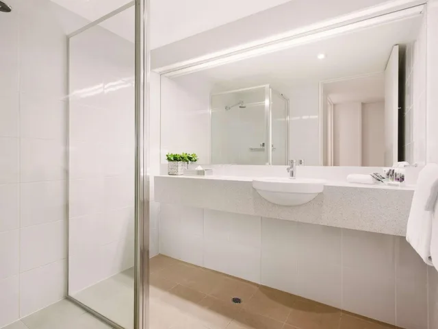 غرفة بسرير كينج، Mercure Melbourne Albert Park 8/9