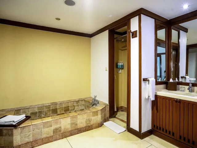 جناح دوبلكس بسرير كوين مع أريكة، Novotel Bogor Golf Resort & Convention Center 4/4