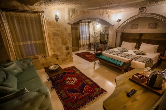 غرفة قياسية، Divan Cave House 1/1