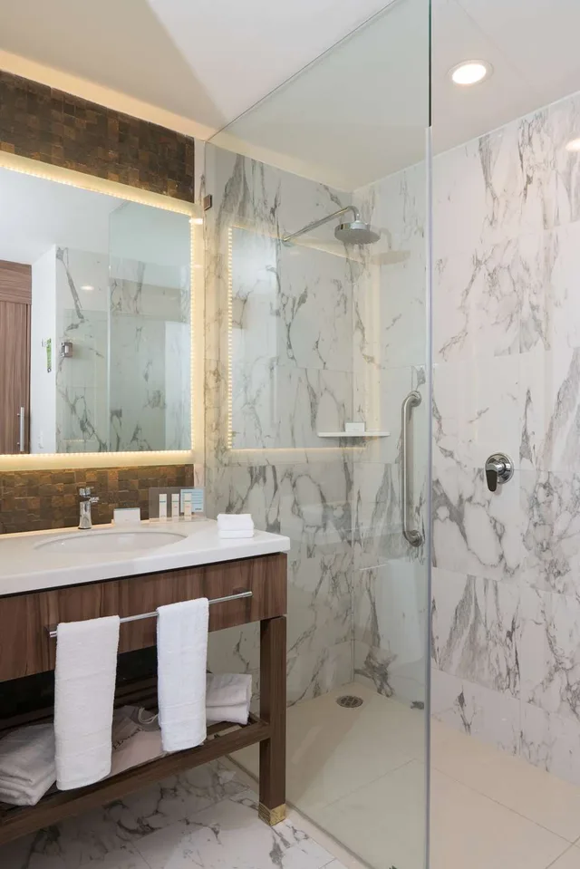 غرفة بسريرين مزدوجين، Hampton Inn Irapuato 4/4