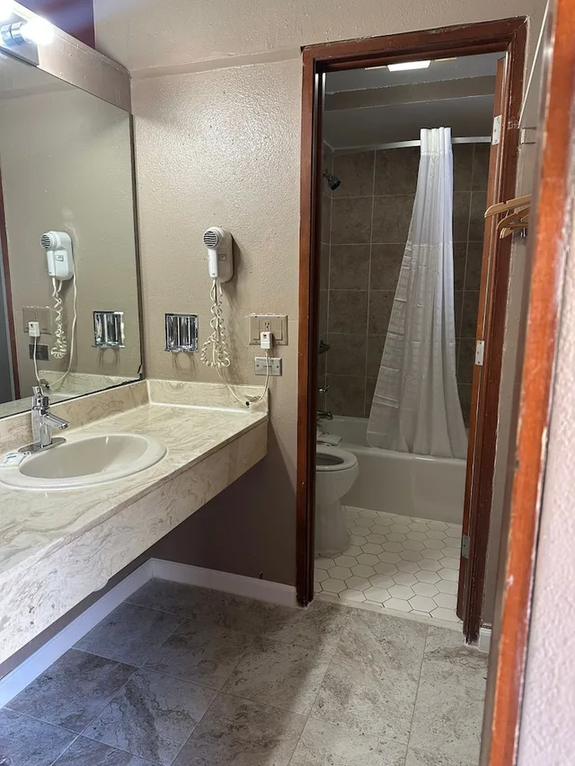 غرفة بسريرين كوين بإطلالة على الجبل، Americas Best Value Inn Franklin 3/3
