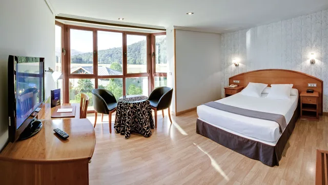 غرفة ثلاثية بثلاثة أسرّة، Hotel Villa Pasiega 3/4