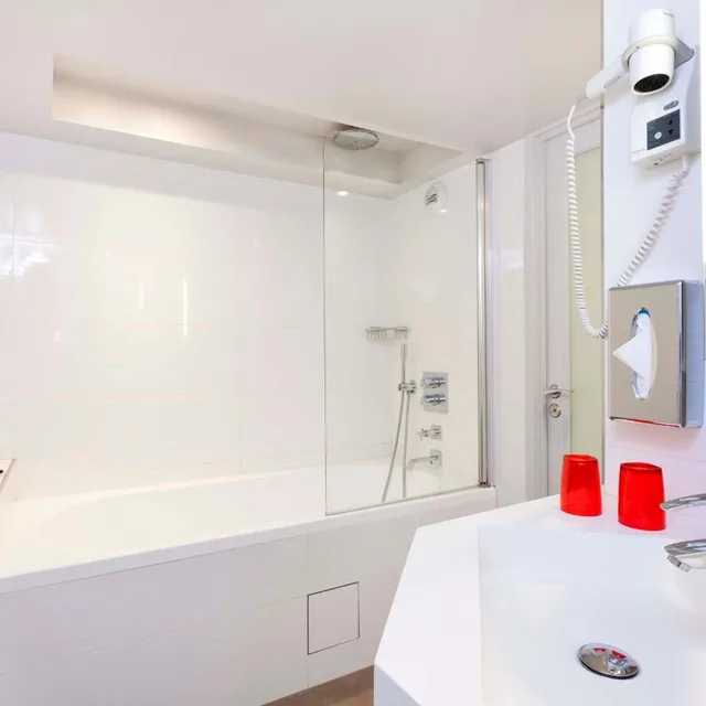 غرفة كومفورت بسرير كينج، Hotel Opera Marigny 6/6