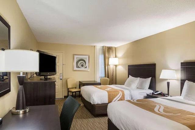 غرفة بسريرين مزدوجين، Quality Inn University 3/4