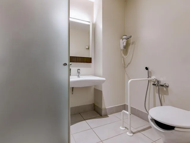 غرفة بسرير كوين لذوي الإعاقة، B&B Hotel Verona 9/10