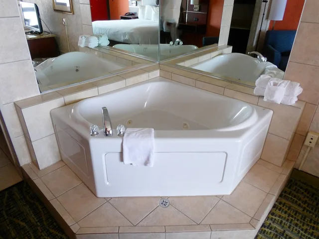غرفة ديلوكس مفردة بسرير كينج، The Breakers Resort Inn 10/10