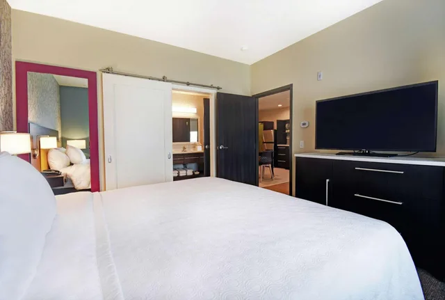 جناح بسرير كينج بغرفة نوم واحدة مع أريكة، Home2 Suites By Hilton Beloit 1/2